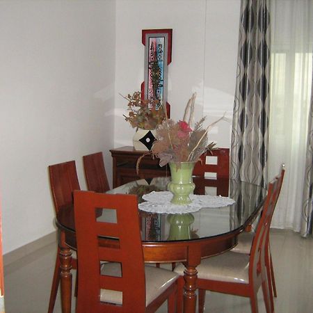 Rosalie'S Suites Ломе Екстер'єр фото