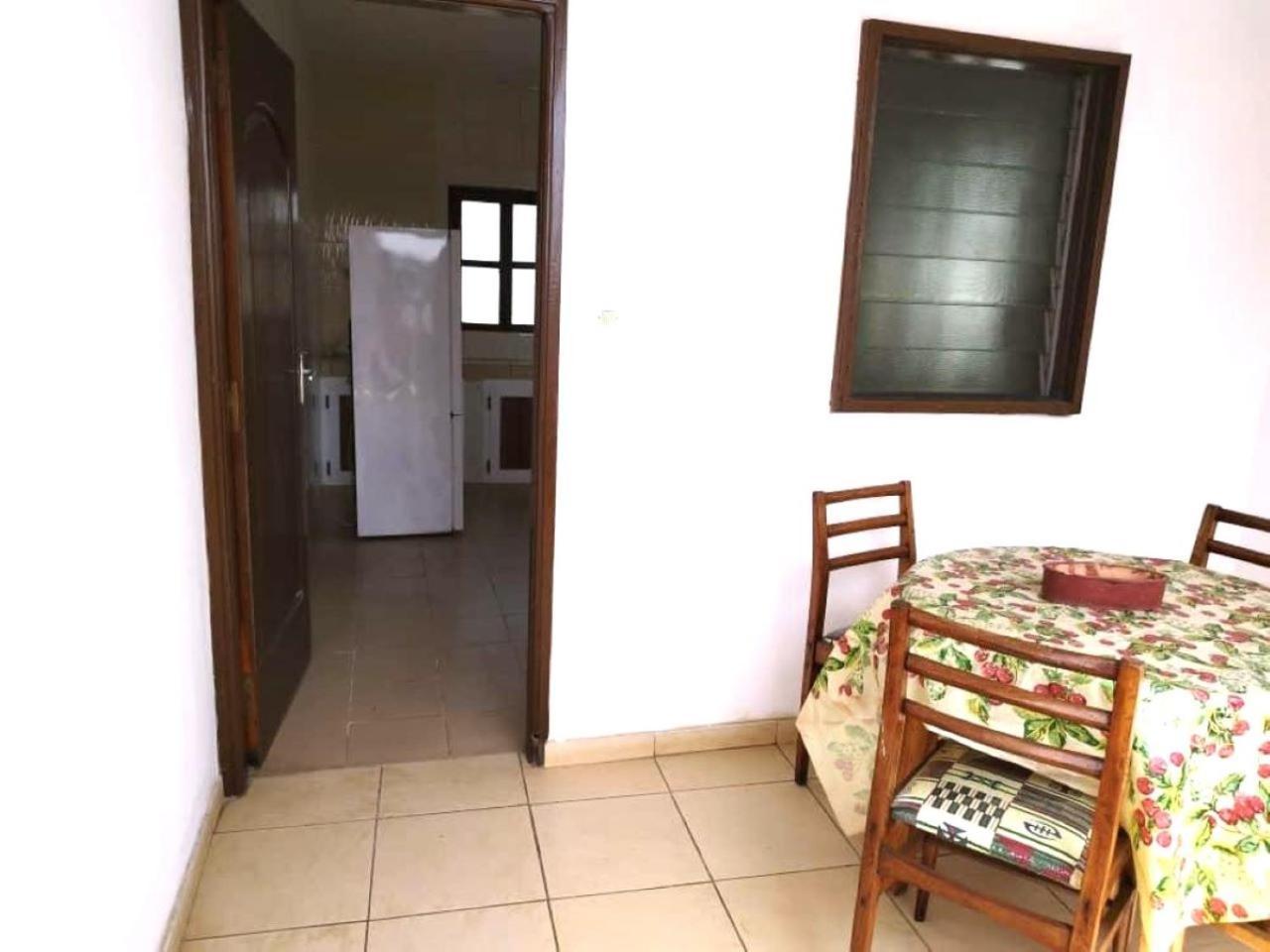Rosalie'S Suites Ломе Екстер'єр фото