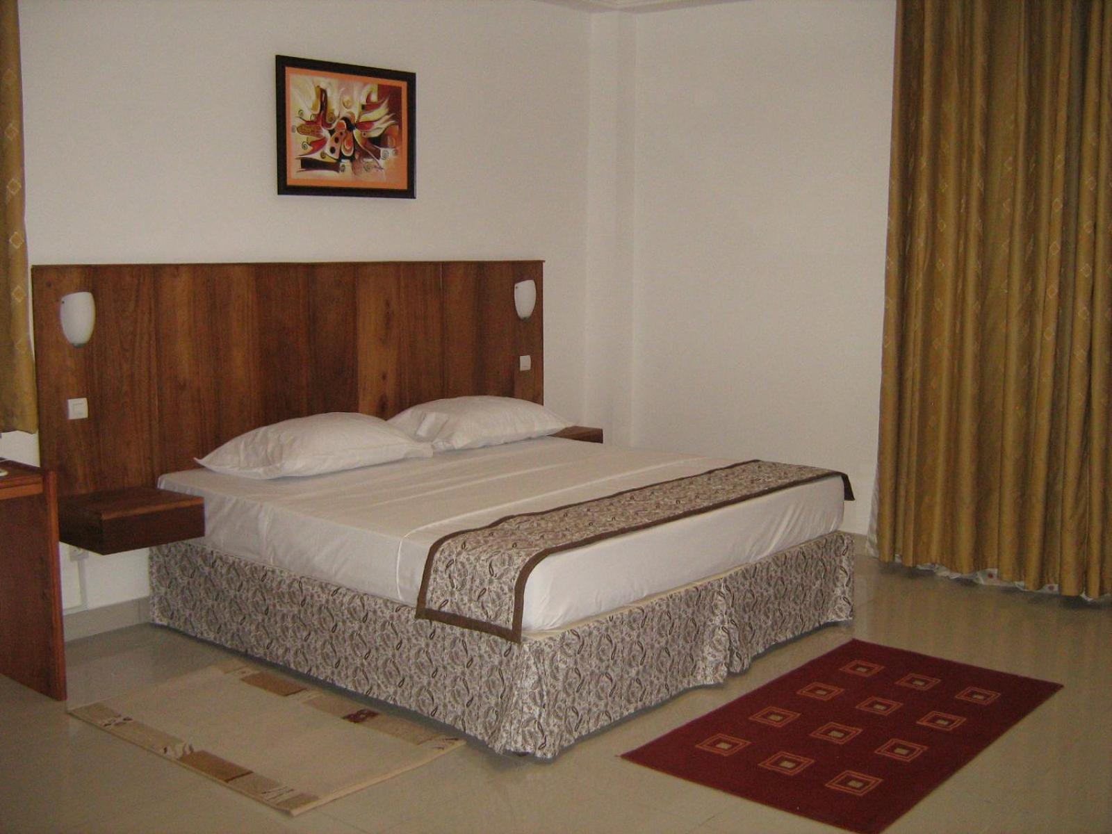 Rosalie'S Suites Ломе Екстер'єр фото