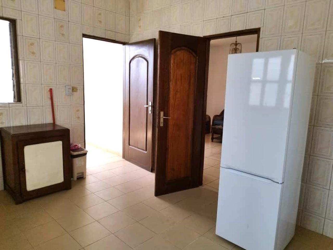 Rosalie'S Suites Ломе Екстер'єр фото