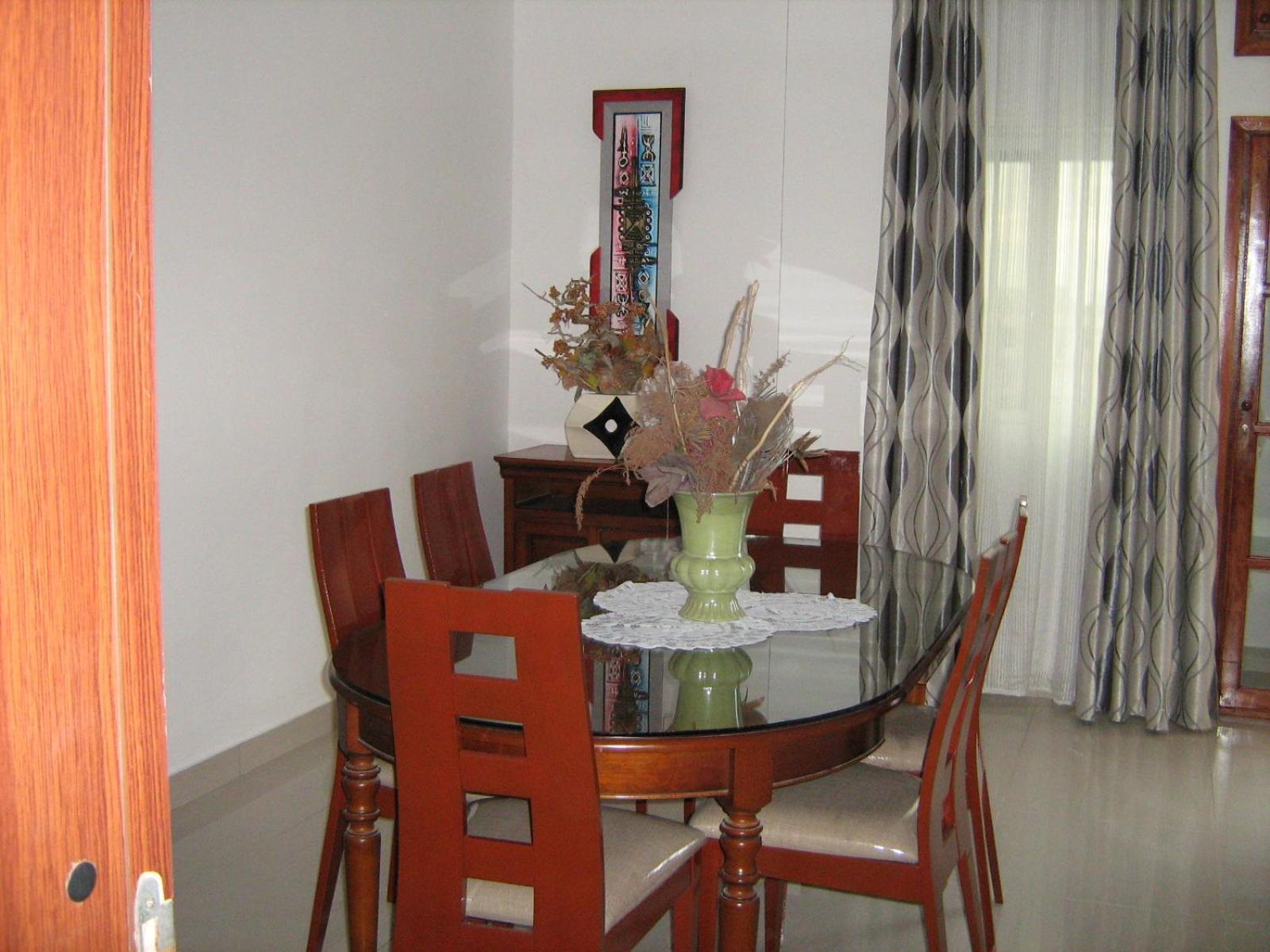 Rosalie'S Suites Ломе Екстер'єр фото