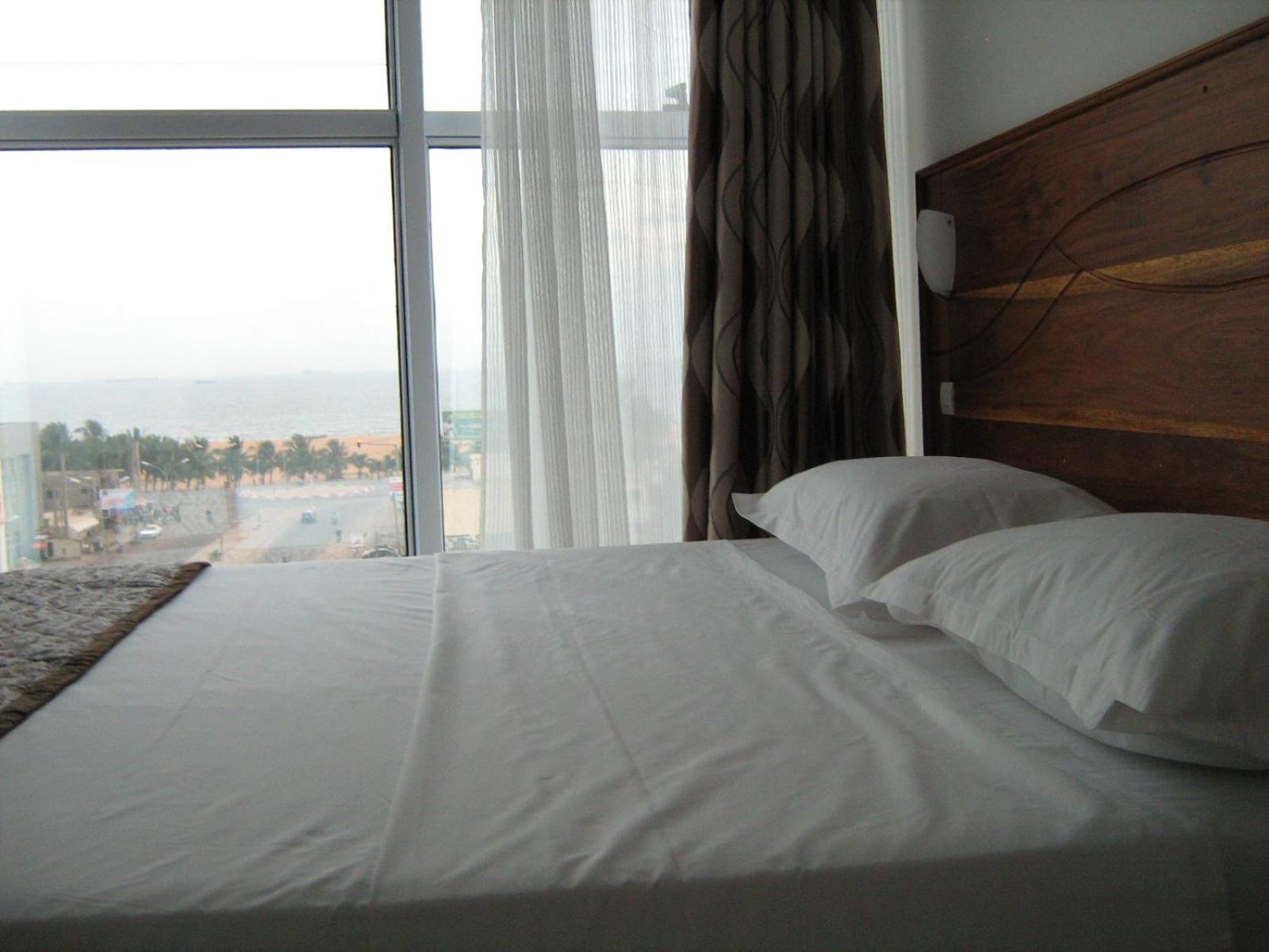 Rosalie'S Suites Ломе Екстер'єр фото