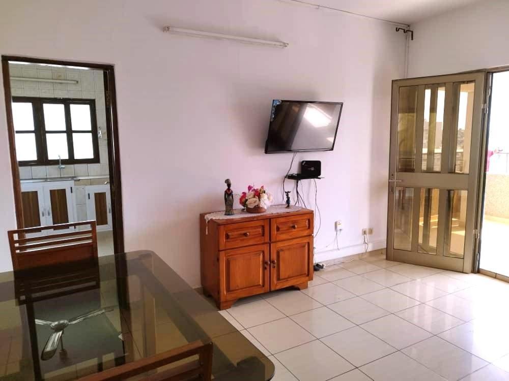 Rosalie'S Suites Ломе Екстер'єр фото