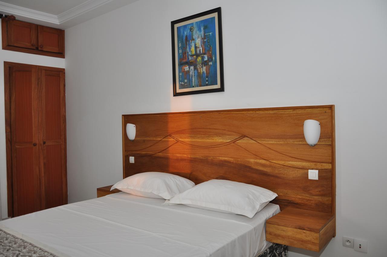 Rosalie'S Suites Ломе Екстер'єр фото
