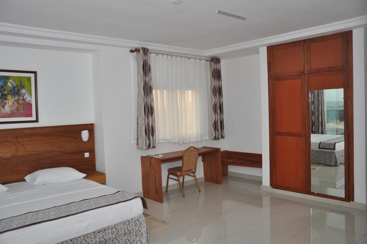Rosalie'S Suites Ломе Екстер'єр фото
