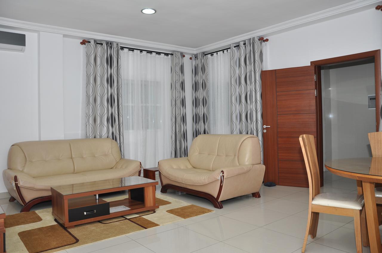 Rosalie'S Suites Ломе Екстер'єр фото