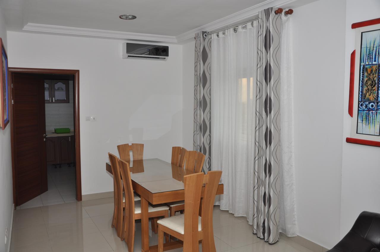 Rosalie'S Suites Ломе Екстер'єр фото