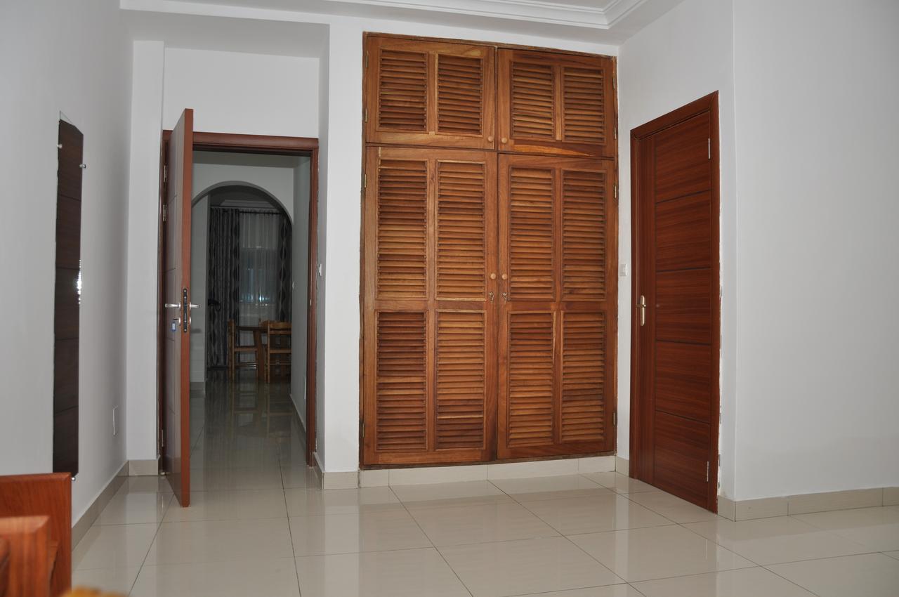 Rosalie'S Suites Ломе Екстер'єр фото