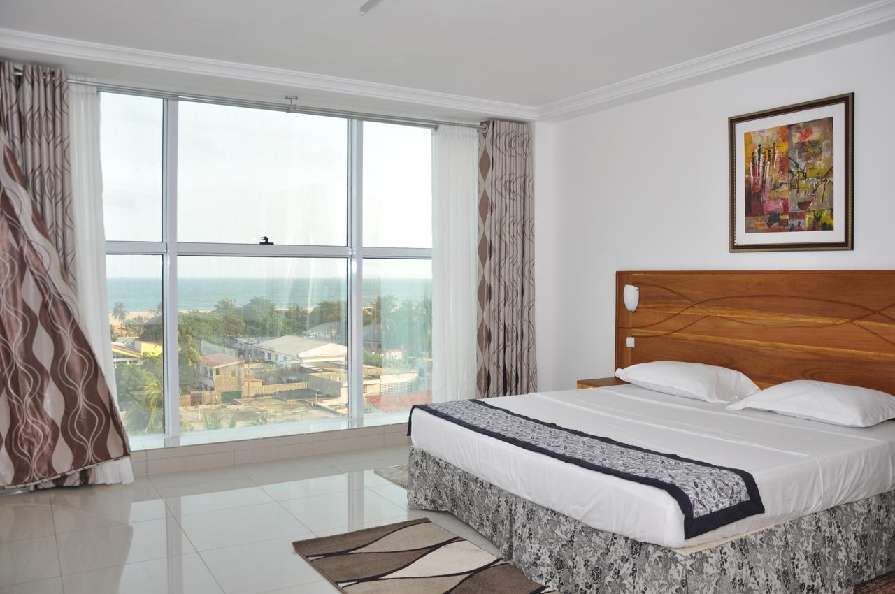 Rosalie'S Suites Ломе Екстер'єр фото