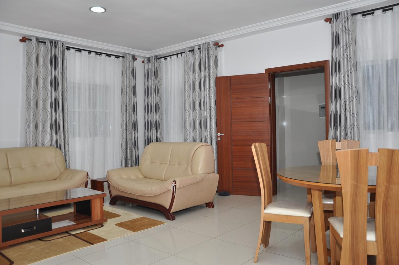 Rosalie'S Suites Ломе Екстер'єр фото