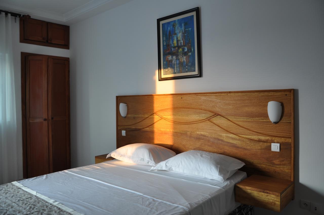Rosalie'S Suites Ломе Екстер'єр фото