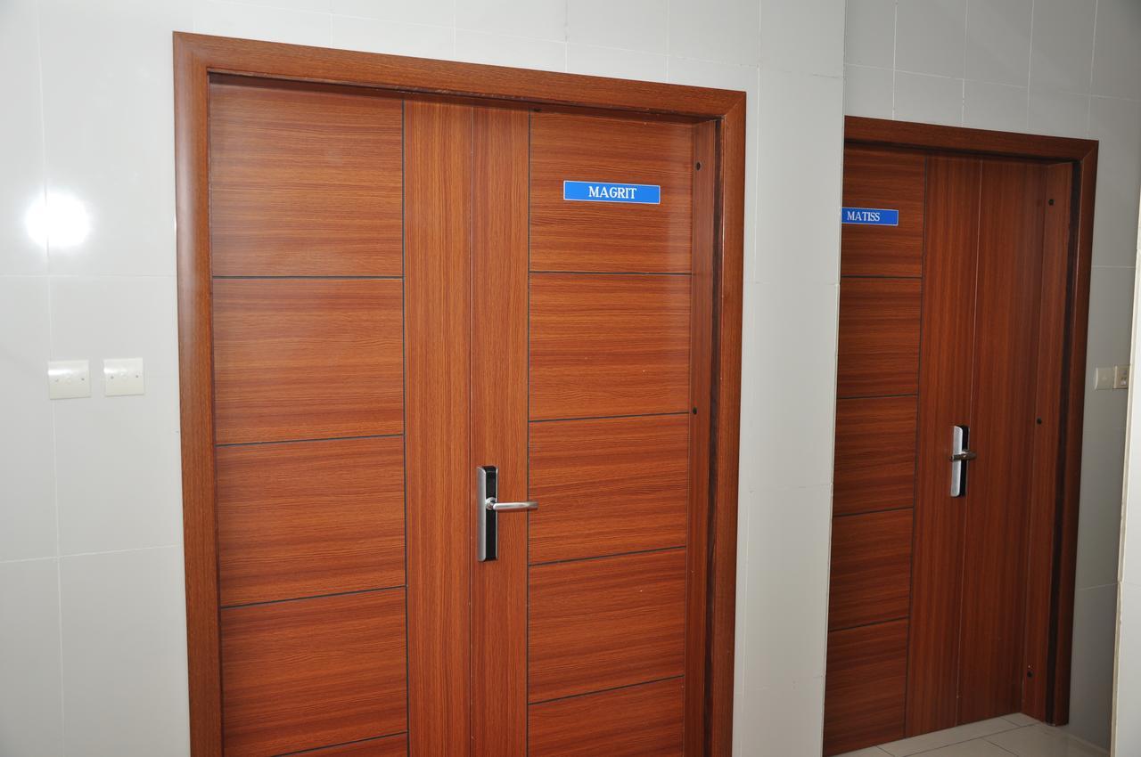 Rosalie'S Suites Ломе Екстер'єр фото