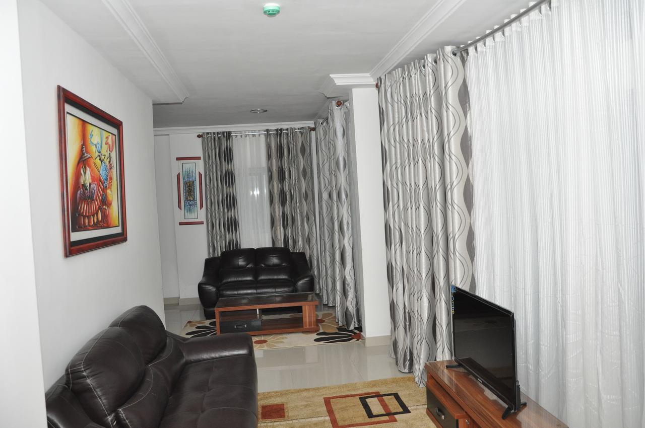 Rosalie'S Suites Ломе Екстер'єр фото