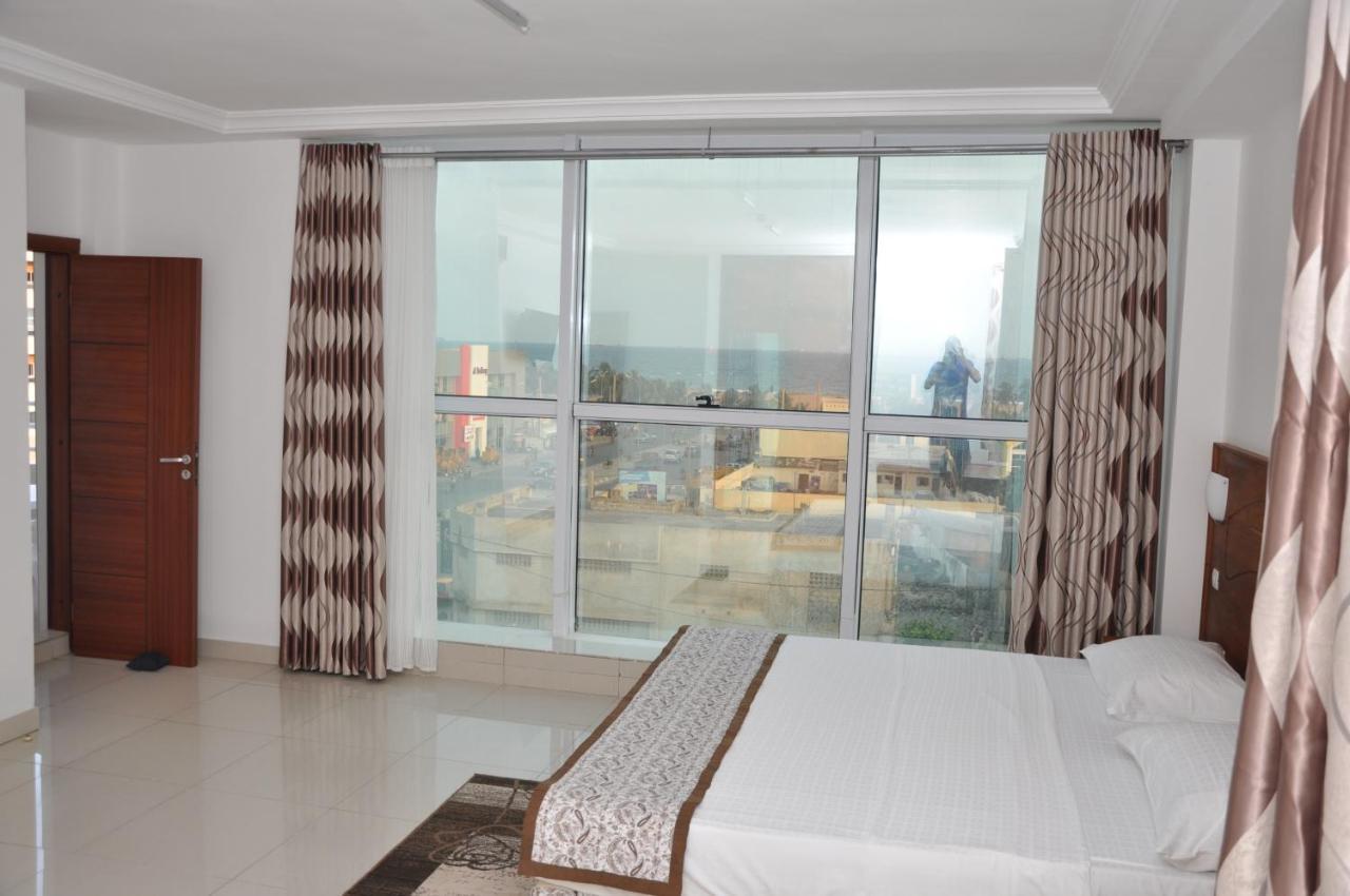 Rosalie'S Suites Ломе Екстер'єр фото